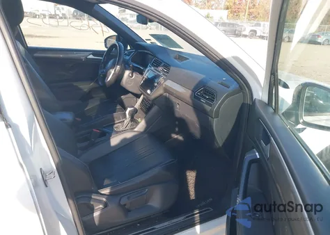 2022 Volkswagen Tiguan 2.0T Se R-Line Black z USA, uszkodzony, nr VIN 3VVCB7AX8NM115883